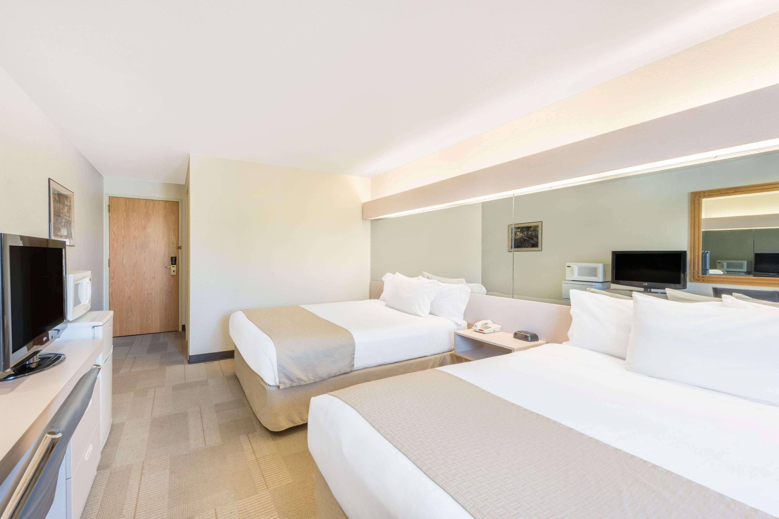 Microtel Inn & Suites By Wyndham Sainte Genevieve Ste. Genevieve Esterno foto