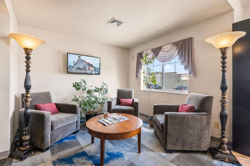 Microtel Inn & Suites By Wyndham Sainte Genevieve Ste. Genevieve Esterno foto
