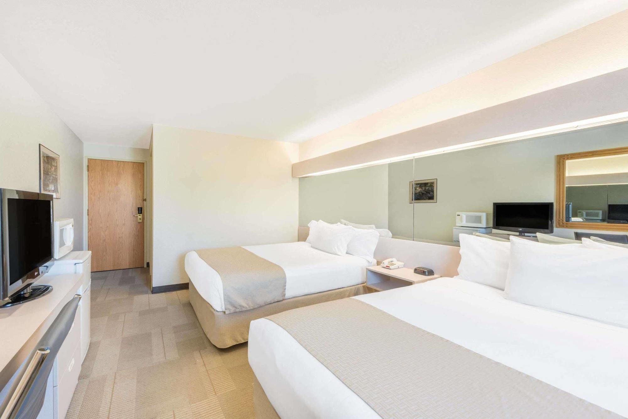 Microtel Inn & Suites By Wyndham Sainte Genevieve Ste. Genevieve Esterno foto